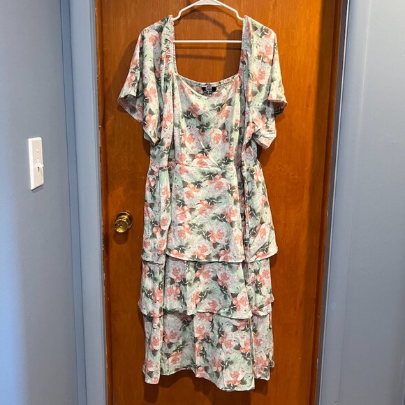 BloomChic Mint Green Floral Tiered Midi Dress - Size 1X - Picture 2 of 5